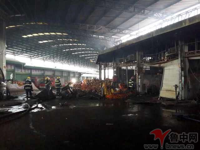 丽江农批市场火警
