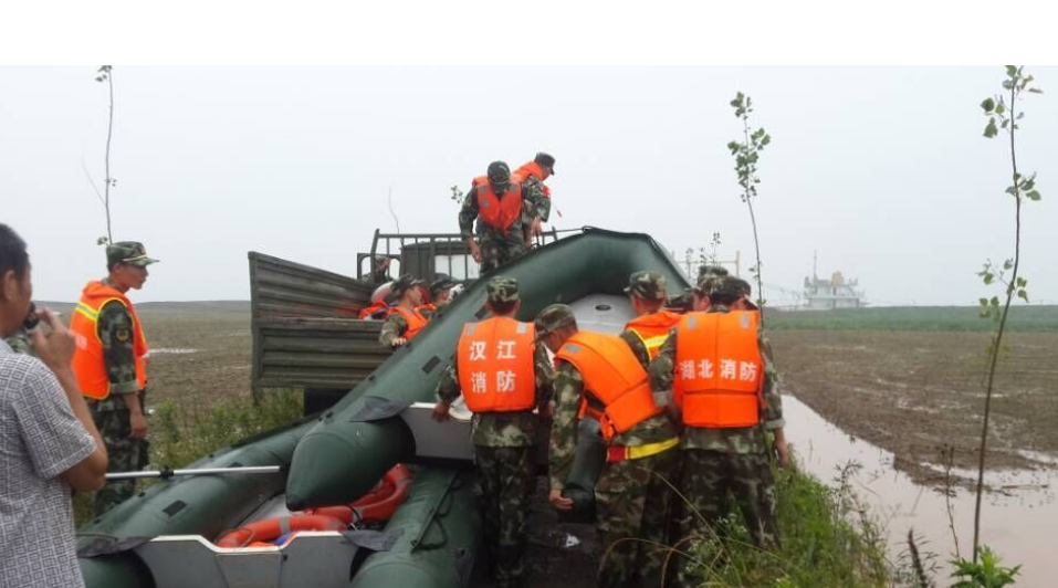 载458人客轮沉船倒扣江中 数百人失踪