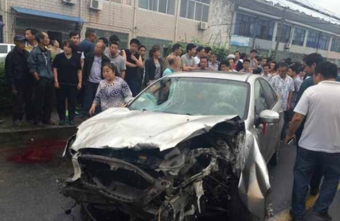 江苏三门峡产生交通变乱 已致5死10伤
