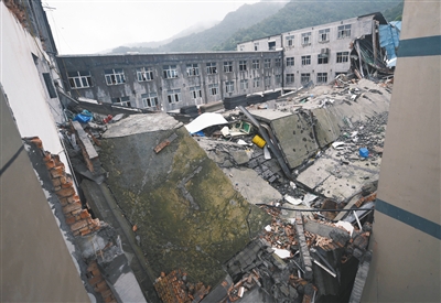 浙江温岭鞋厂坍塌变乱已致12人殒命