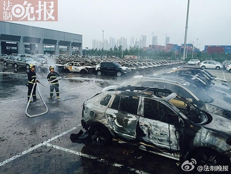 组图：天津滨海新区爆炸现场