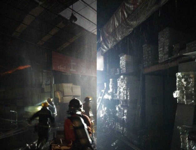 上海杨浦区粮油市场突发火警 尚无人员伤亡