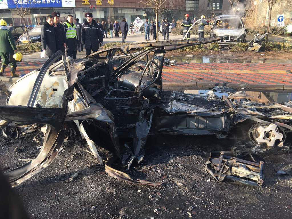 天津津南开发区运输液化气货车陆续5次爆炸