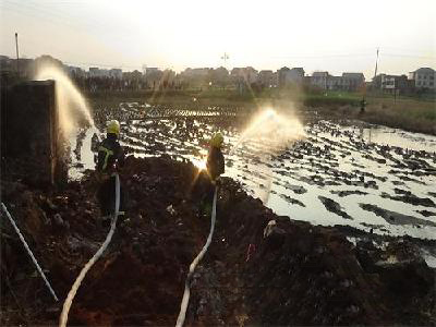湖南株洲加油站产生火警 消防官兵24分钟灭火